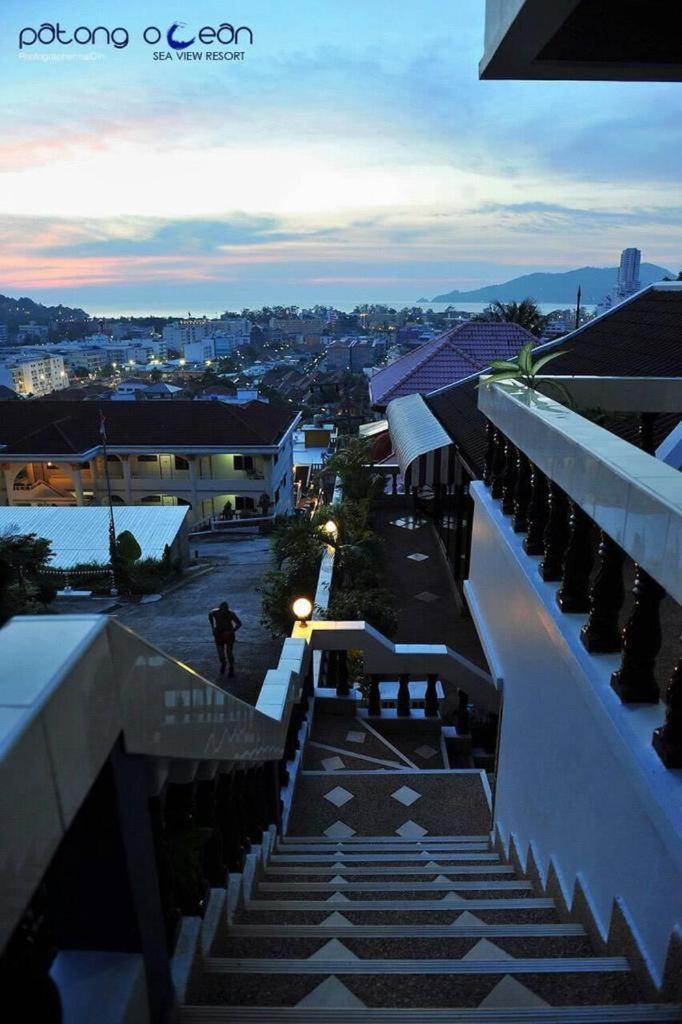 Aksarai Hotel Patong Bagian luar foto
