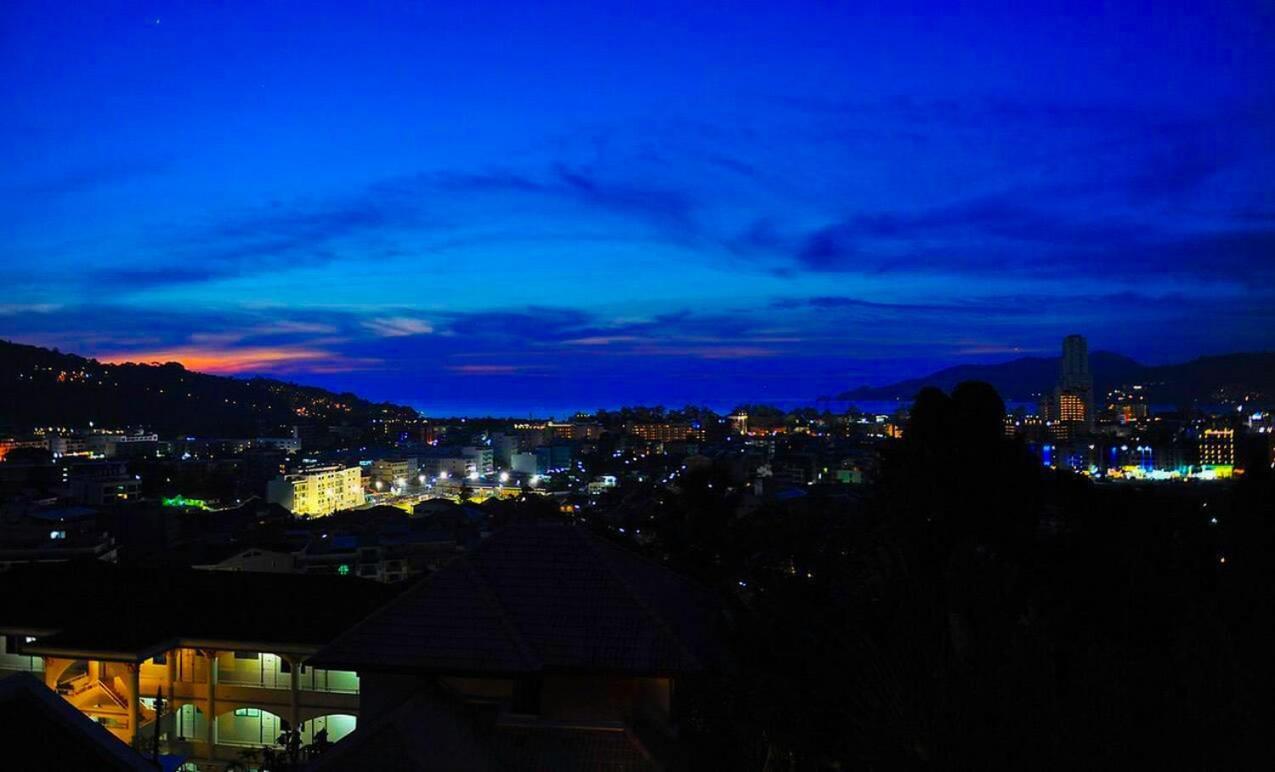 Aksarai Hotel Patong Bagian luar foto