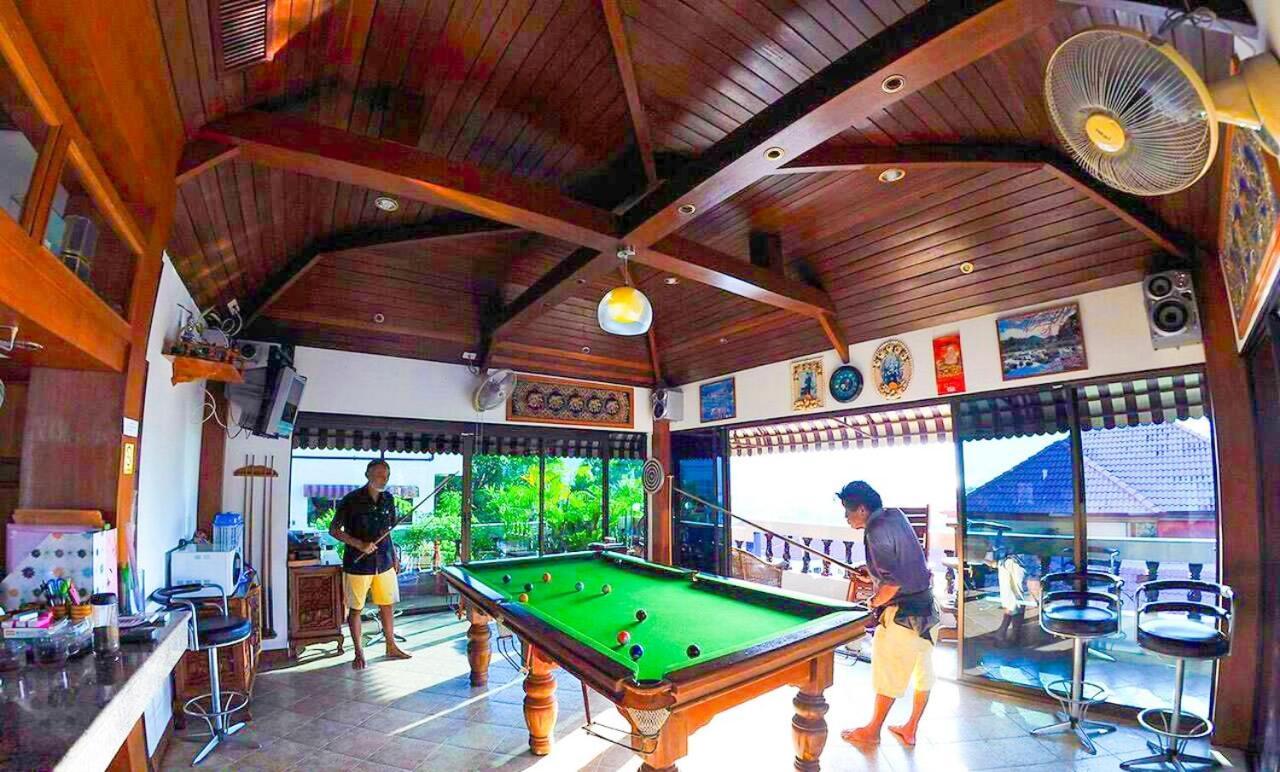 Aksarai Hotel Patong Bagian luar foto