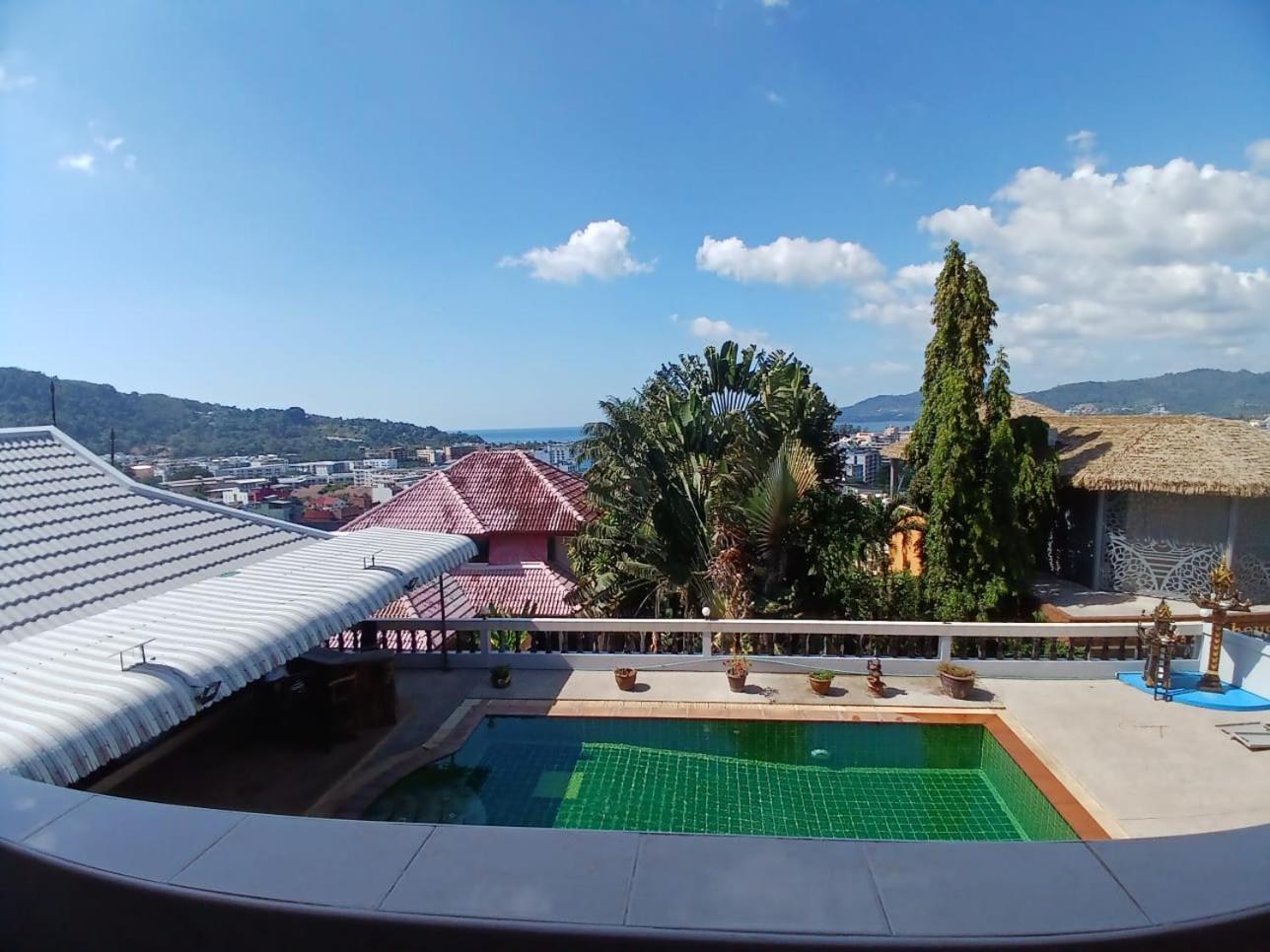 Aksarai Hotel Patong Bagian luar foto